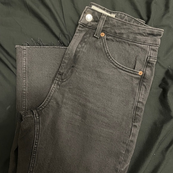 Topshop Raw Hem Washed Black Straight Jeans - Picture 4 of 7
